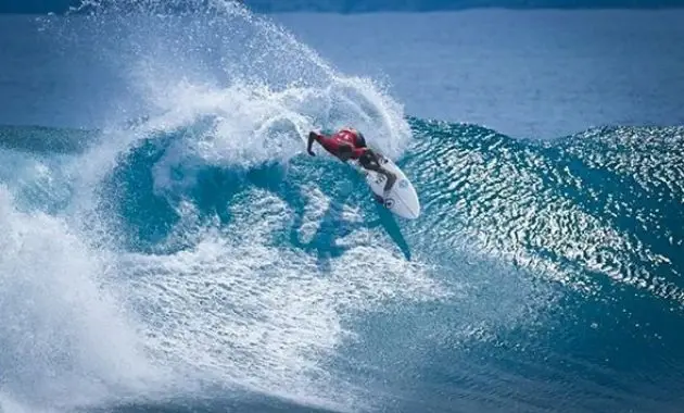 Surfing Pantai Tanjung Setia
