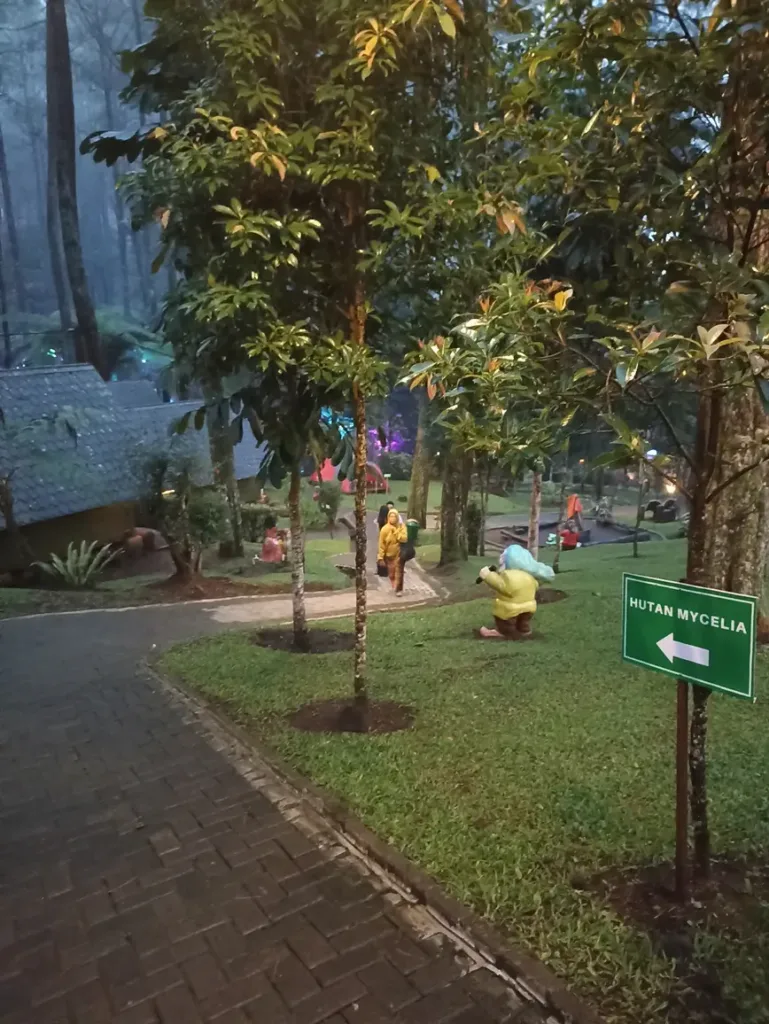 Hutan Mycelia Lembang