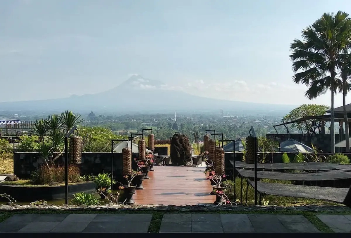 Benarkah Abhayagiri Resto Tempat Romantis Terbaik di Jogja? (Info Menu & View)