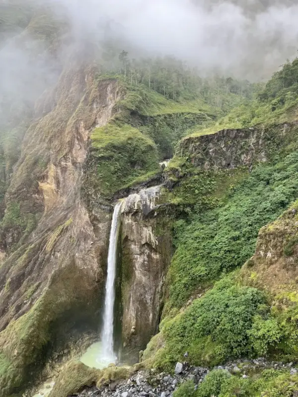 Air Terjun Penimbungan Rinjani