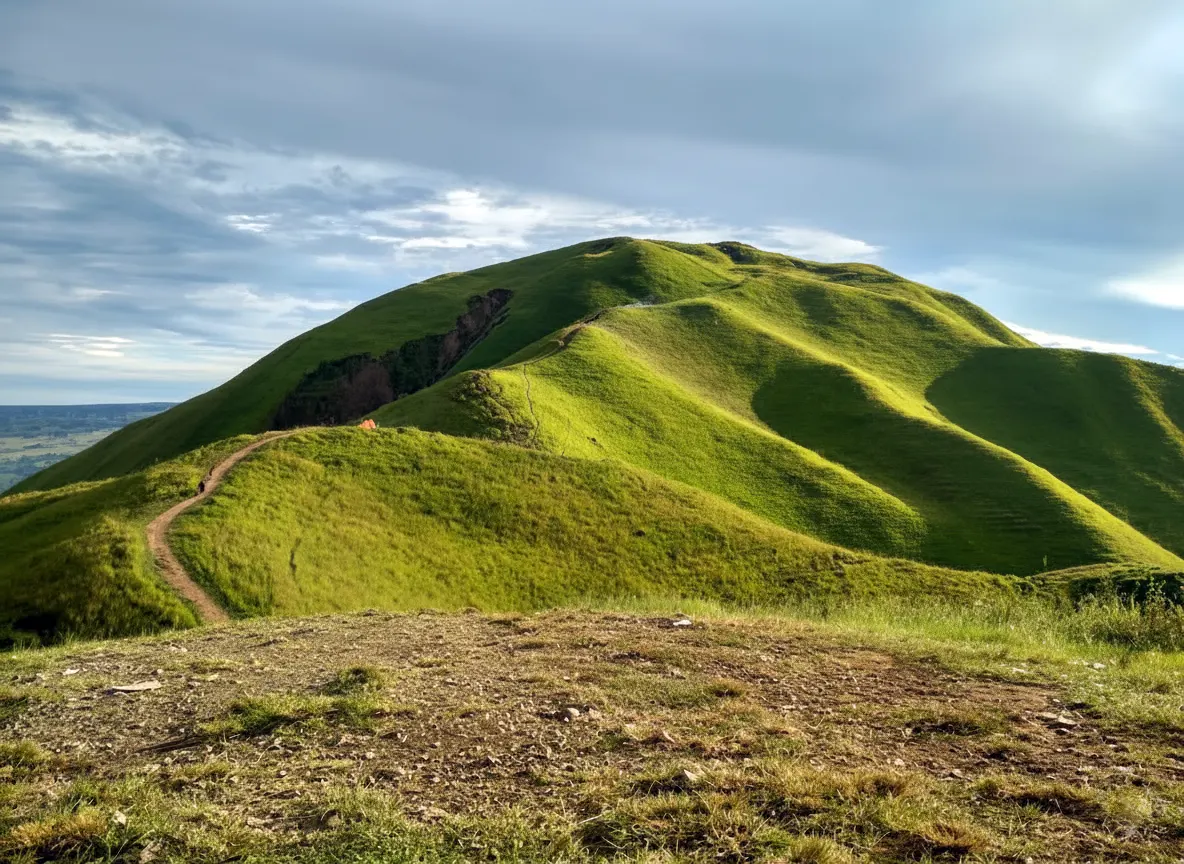 Bukit Holbung Samosir 2025: Rute dari Medan, Harga Tiket, dan Alasan Wajib Camping