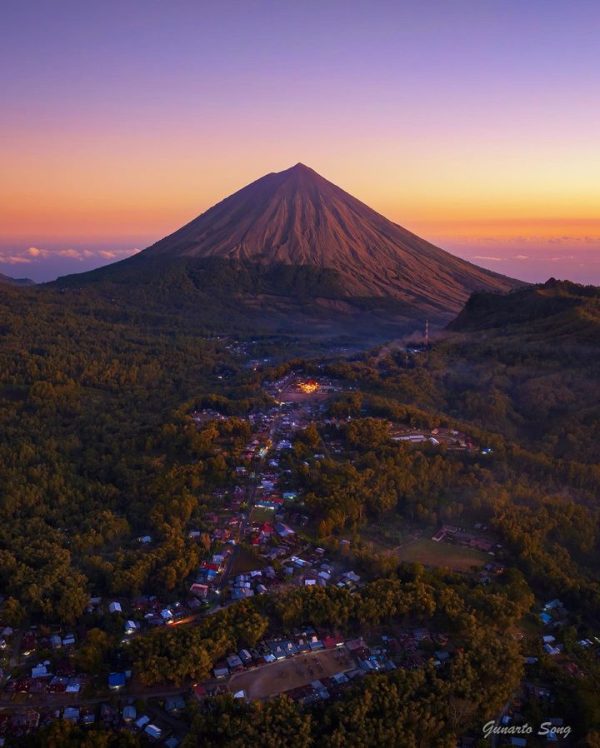 Gunung Ineri Gunung Inerie Bajawa Piramida Alam Yang Menakjubkan Di Flores - Travels ID