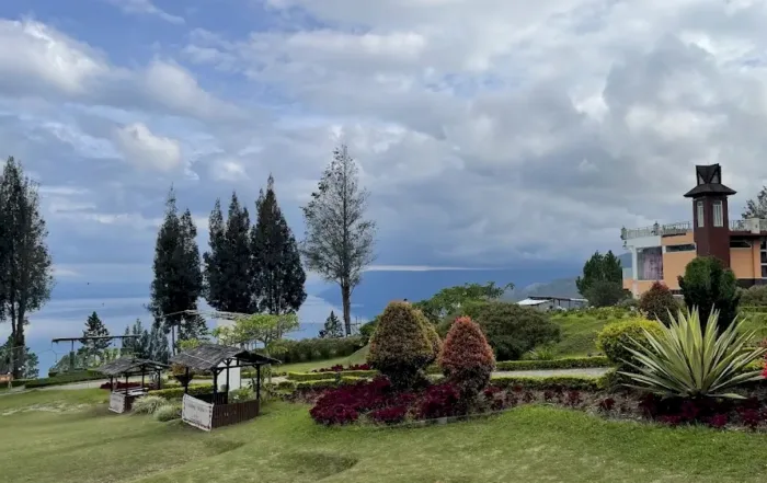 Hotel Tongging Point - Taman Simalem Resort