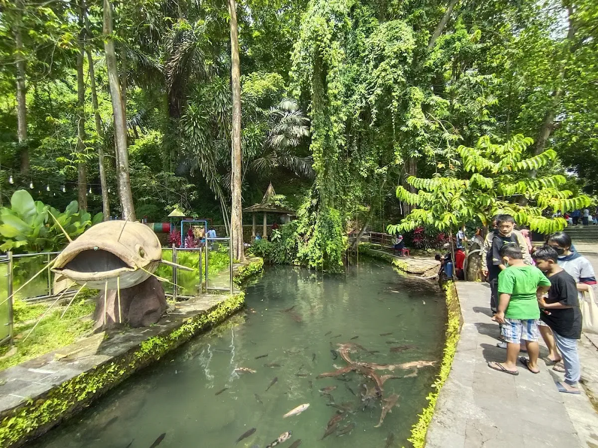 Kampoeng Wisata Taman Lele Semarang: Harga Tiket 2025, Mitos, dan Fasilitas