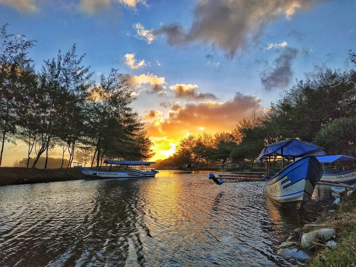 Pantai Glagah Dekat Bandara YIA: Info Lengkap Fasilitas dan Daya Tarik Unik