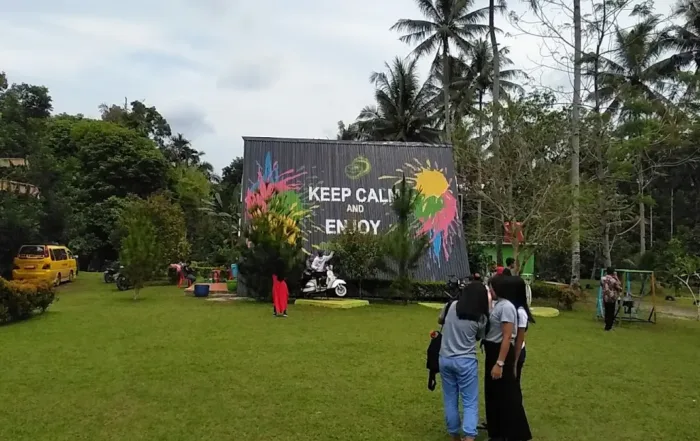 Monako Park Sibiru Biru