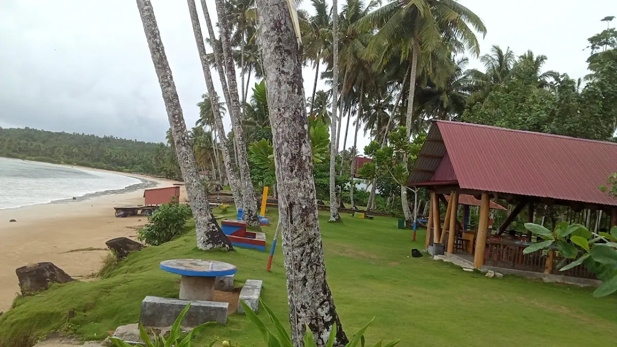 Teluk Dalam Nias Selatan: Destinasi Wajib Surfing & Melihat Tradisi Lompat Batu