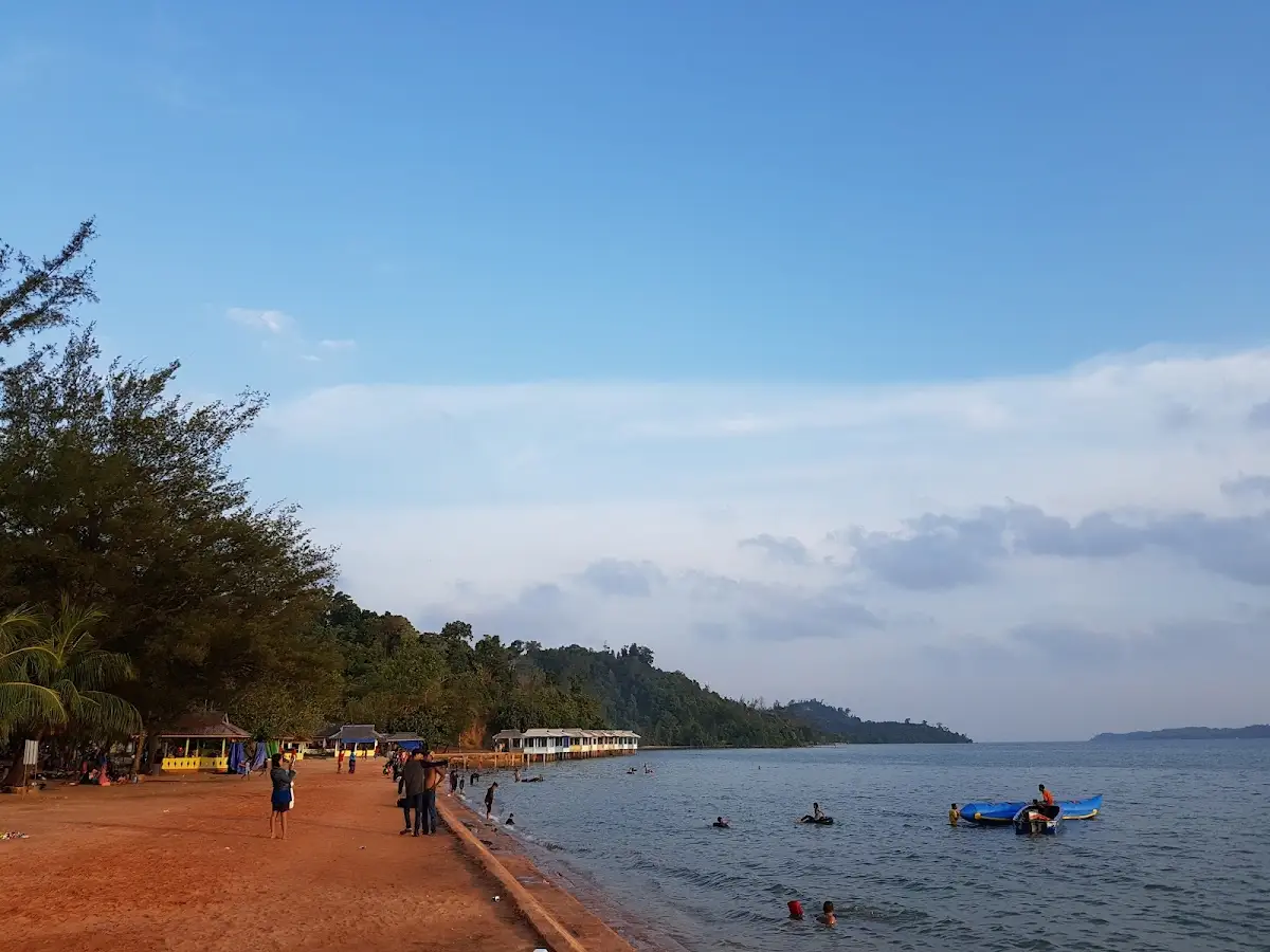 Review Lengkap Pantai Melayu Batam: Spot Sunset Terbaik Dekat Jembatan 4
