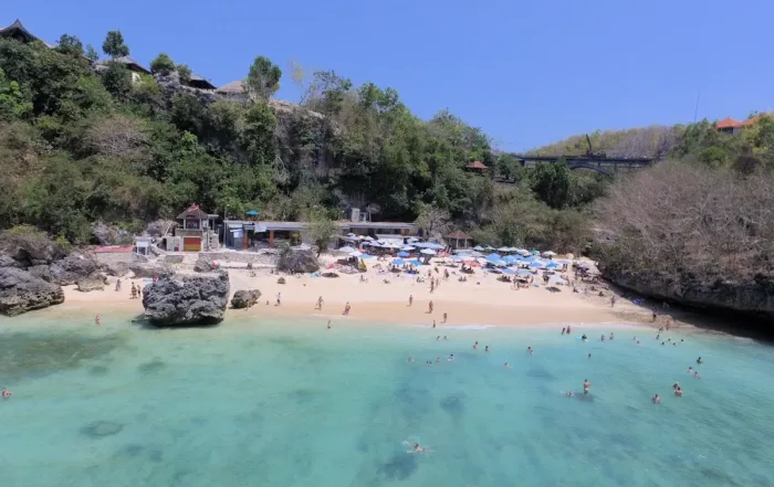 Pantai Padang Padang Bali