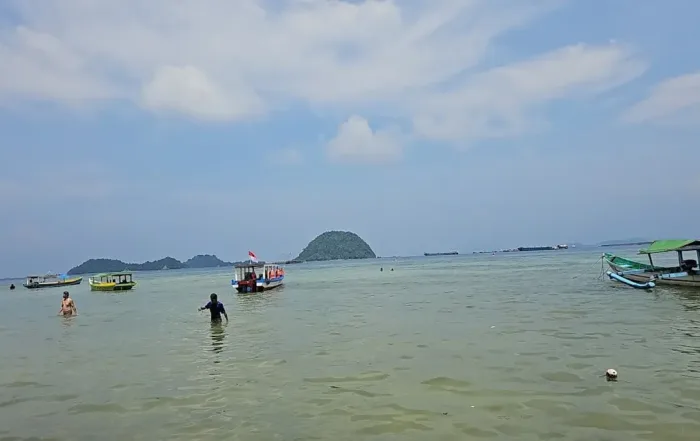 Pantai Pasir Putih Lampung