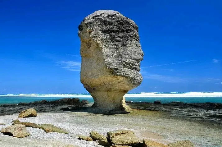 Batu Payung- Pantai Tanjung Aan Lombok