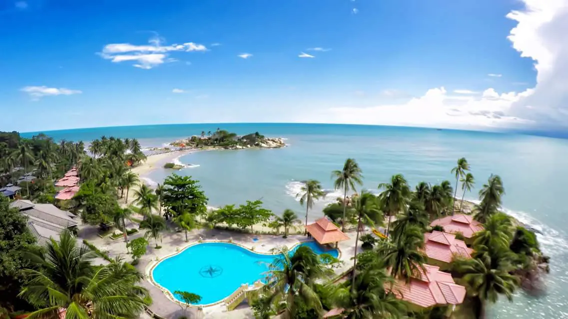 5 Hotel & Resort Terbaik Dekat Pantai Parai Tenggiri: Harga & Review 2025