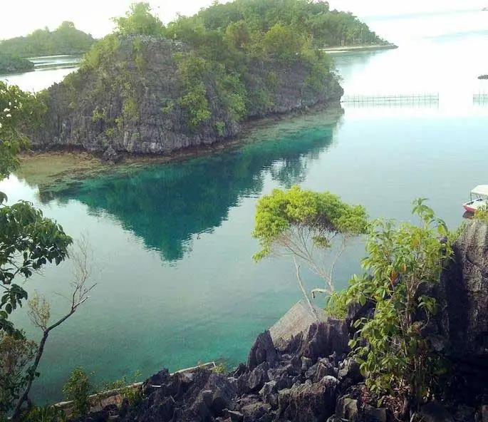 Pulau Labengki : Pesona Teluk Cinta Dengan Miniatur Raja Ampat
