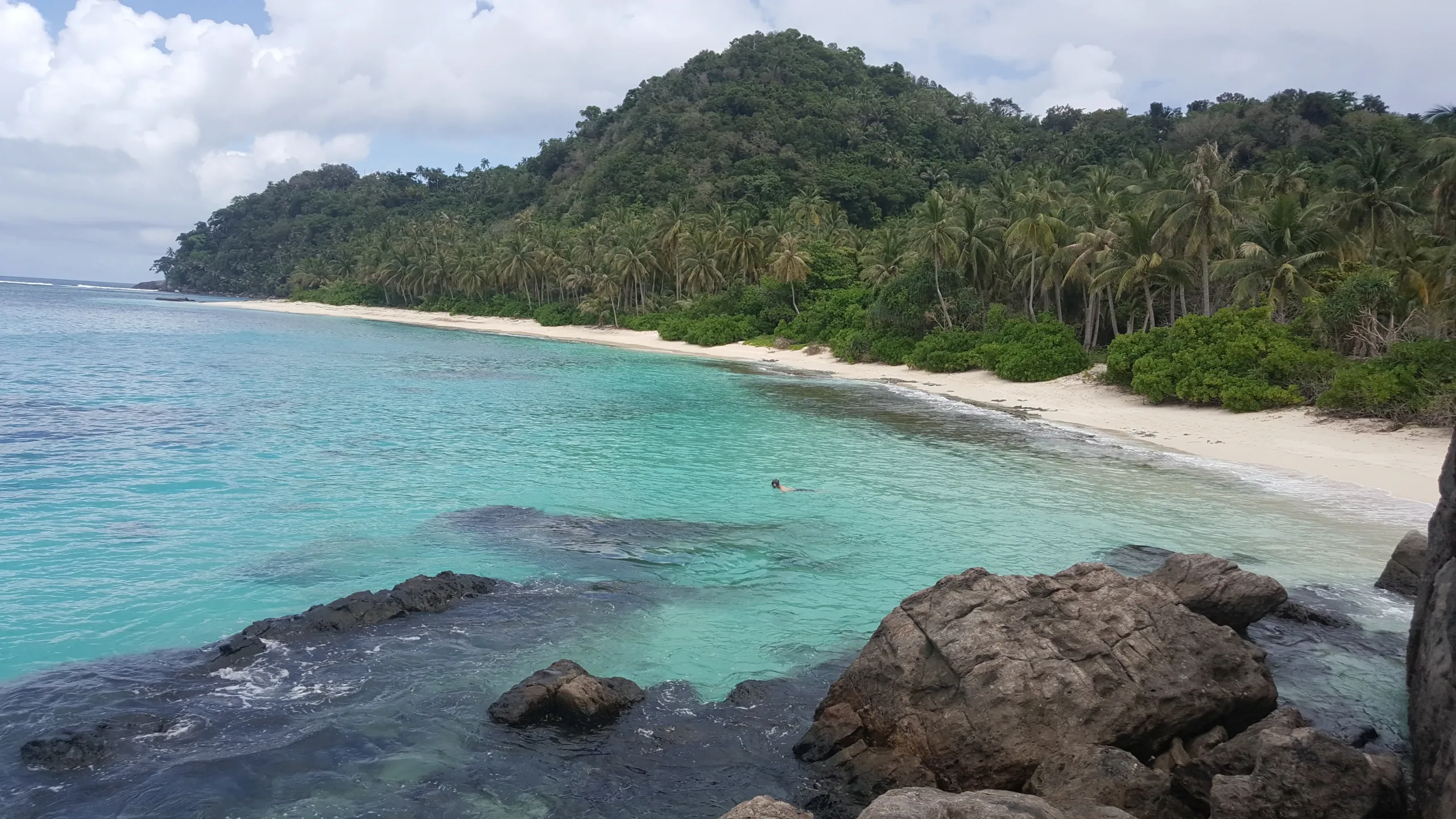 Pulau Senua Yang Indah Dengan Legenda Menarik Di Natuna