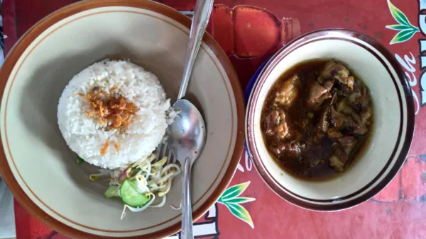 Makanan khas banten : Rabeg Khas Serang H. Naswi