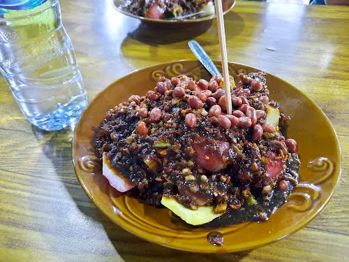 8 Makanan Halal Dan Enak Di Medan : Alamat, Menu Dan Review Pengunjung 8 Rujak Sederhana Kolam Raya Medan