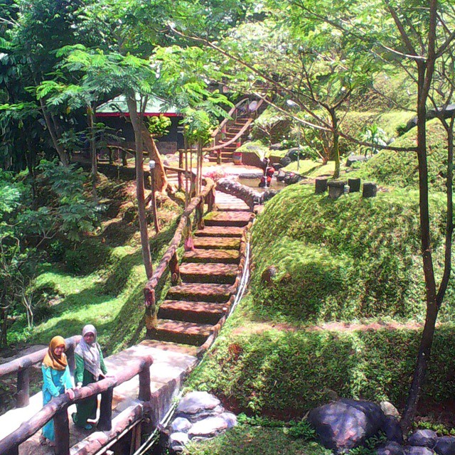 Telaga Malimping Kampung Malimping, Desa Ciadeg, Kecamatan Cigombong, Bogor 