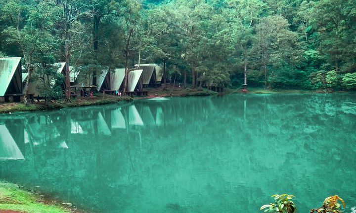 Telaga Warna Puncak Bogor Jawa Barat