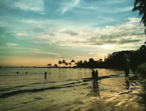 Review Pantai Carita Pasir Putih Anyer 2026: Cek Info Tiket, Rute, & Hotel Pinggir Pantai