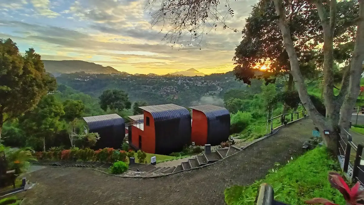Rekomendasi 7+ Glamping Bandung Terbaik 2025: Dari Lembang Hingga Ciwidey (Update Terlengkap)