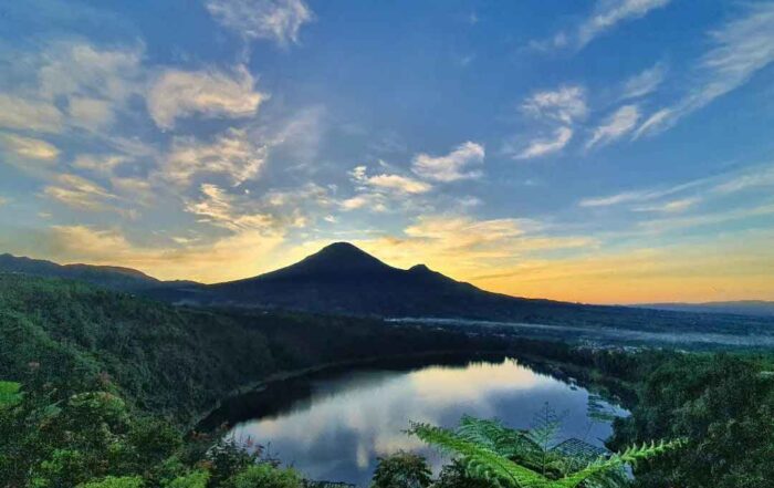 Wisata Alam Bukit Cinta Lembah Seroja