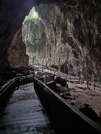 Goa Jepang Binsari Biak Numfor