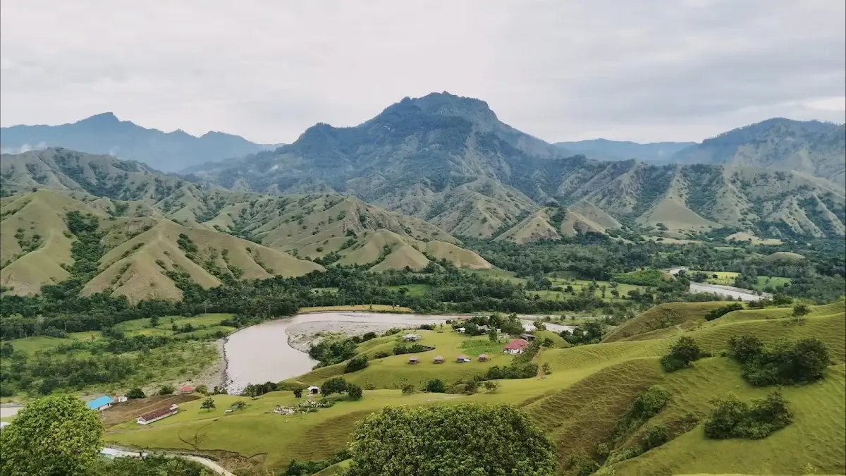 Tebing Romantis (Ollon) Tana Toraja: Alamat, Tiket Masuk, & Tips Berkemah