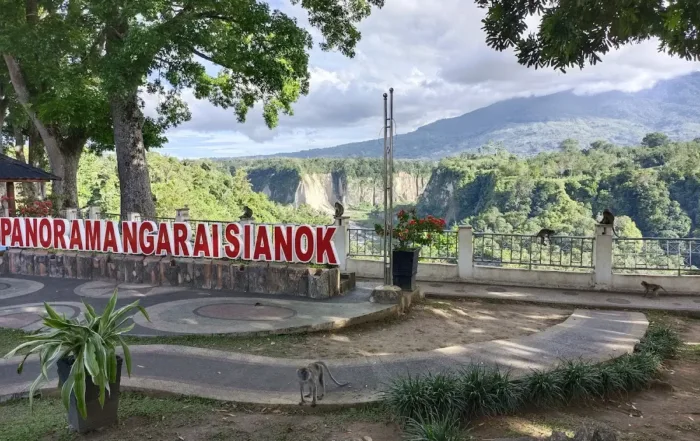 Panorama Ngarai Sianok Bukittinggi