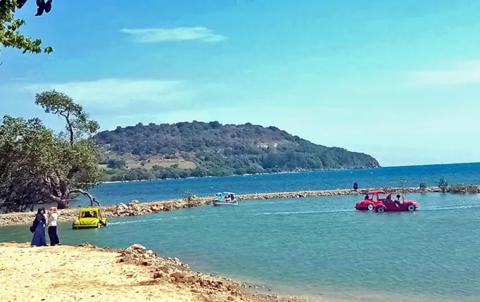 pantai Ai Loang