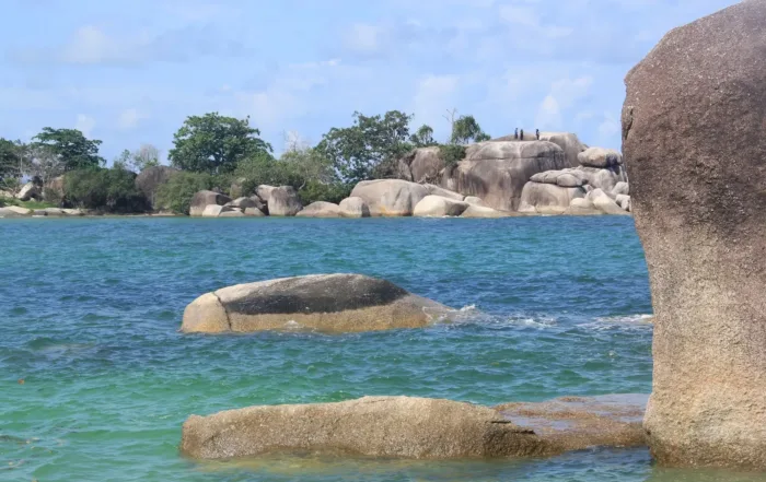 Tempat wisata di pulau bangka : Pantai Tanjung Tinggi Bangka Belitung