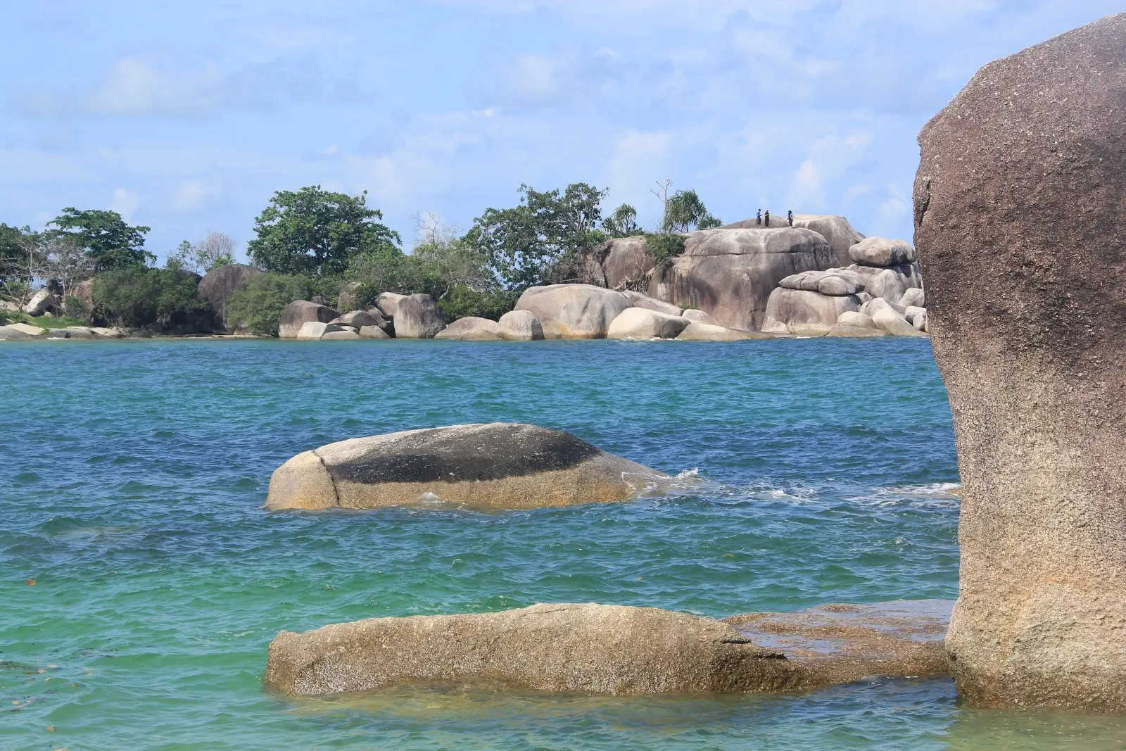 Tempat wisata di pulau bangka : Pantai Tanjung Tinggi Bangka Belitung