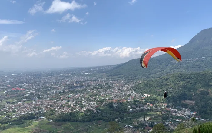 Wisata Paralayang Batu di Gunung Banyak - Malang - Jawa Timur