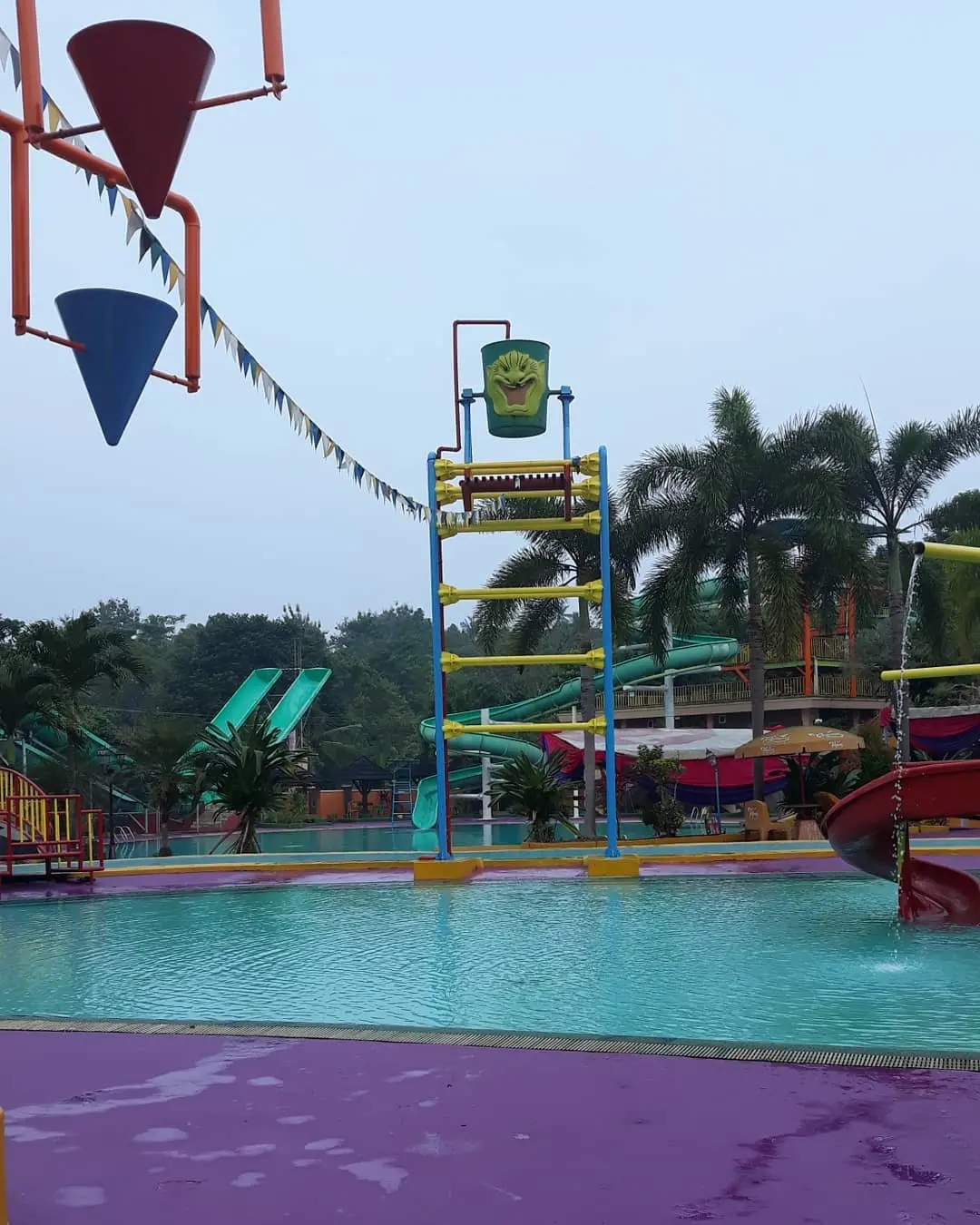 Waterboom Lembah Hijau Lampung
