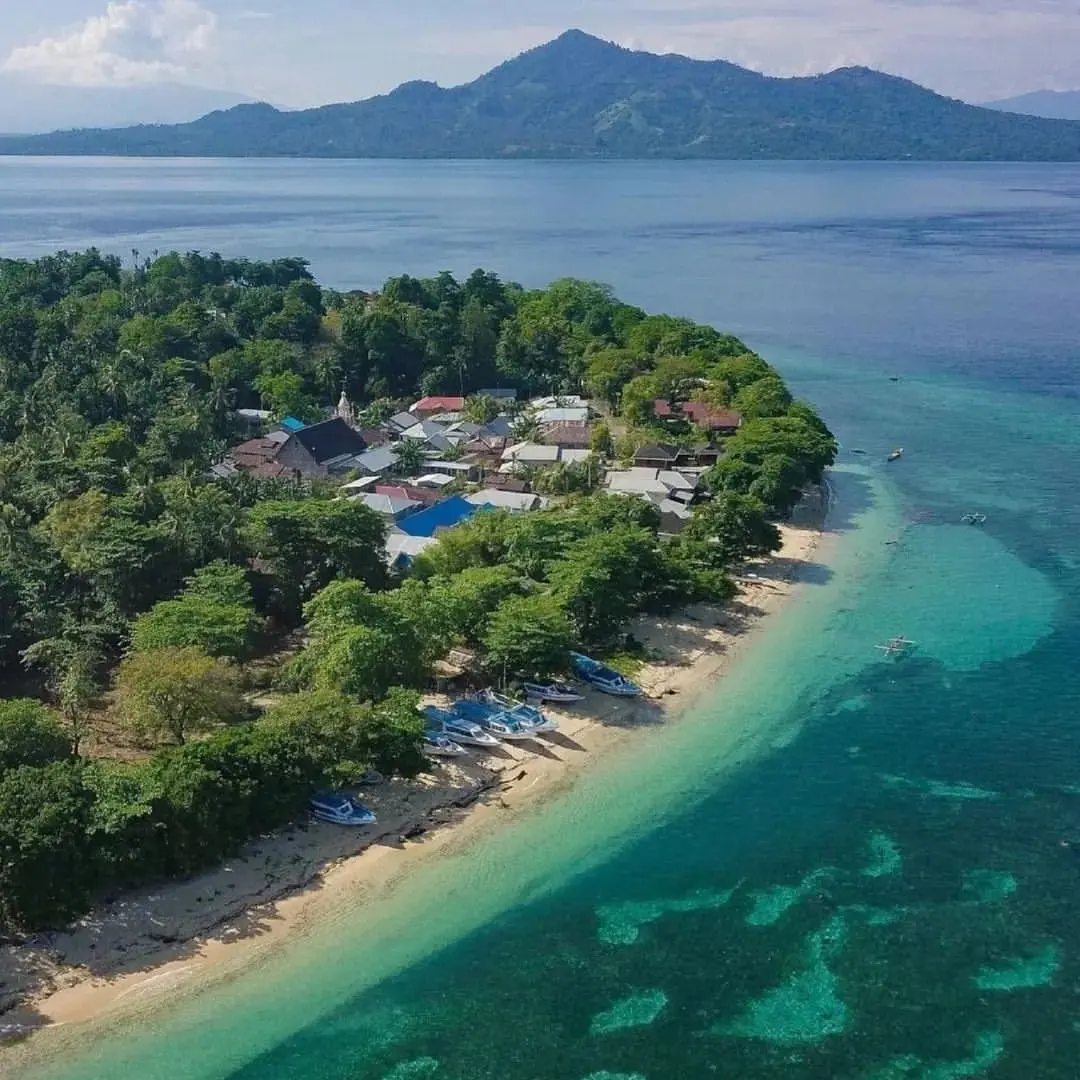 Pantai Pulau Siladen Manado Sulawesi Utara