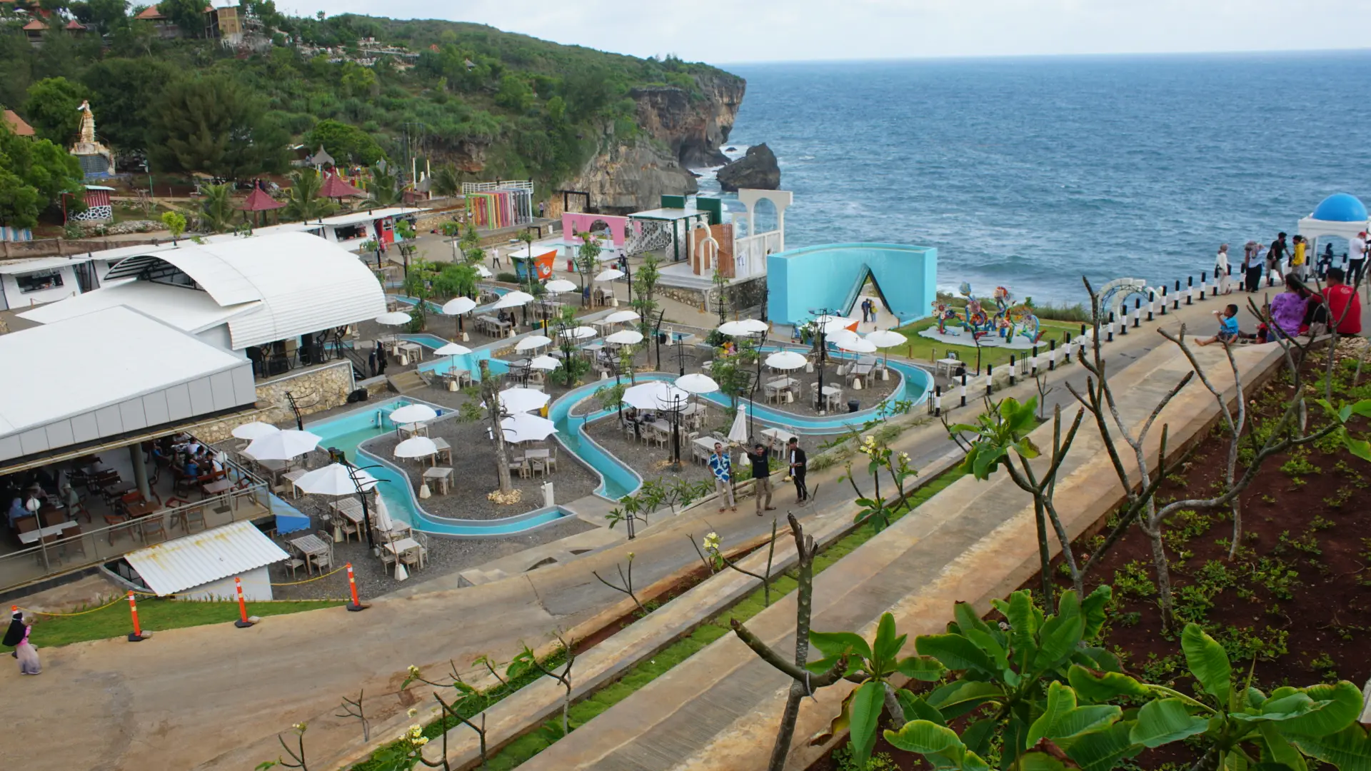 Panorama Sunset di HEHA OCEAN VIEW: Spot Foto & Tiket Masuk 2025