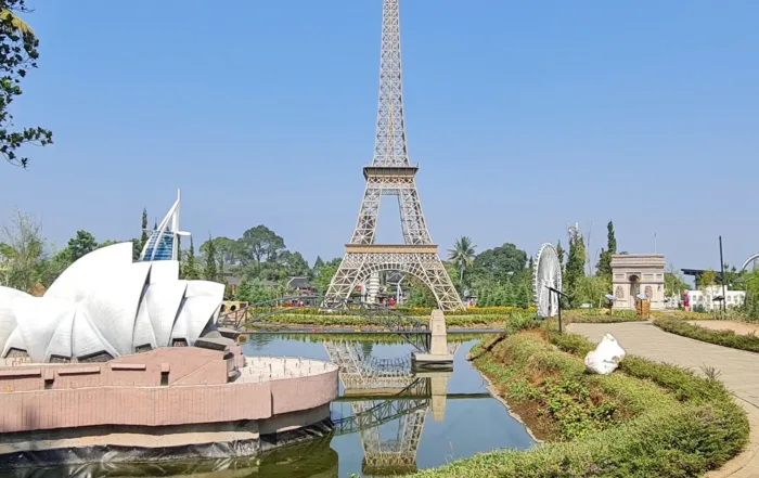 MiniMania - Taman Miniatur Dunia Puncak Bogor Jawa Barat