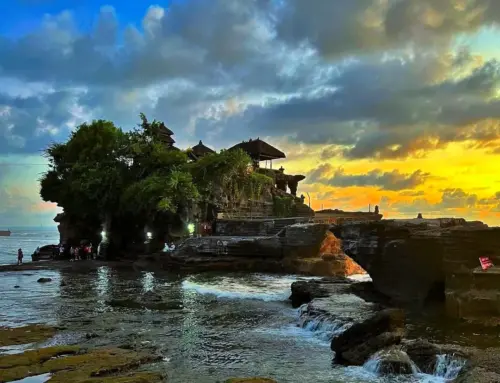 Panduan Lengkap dan Aktivitas Seru Tanah Lot Bali [Foto]