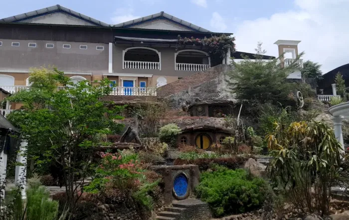 DOKAR Dreamland - Rumah Hobbit Kopi Dokar Tulungagung Jawa Timur