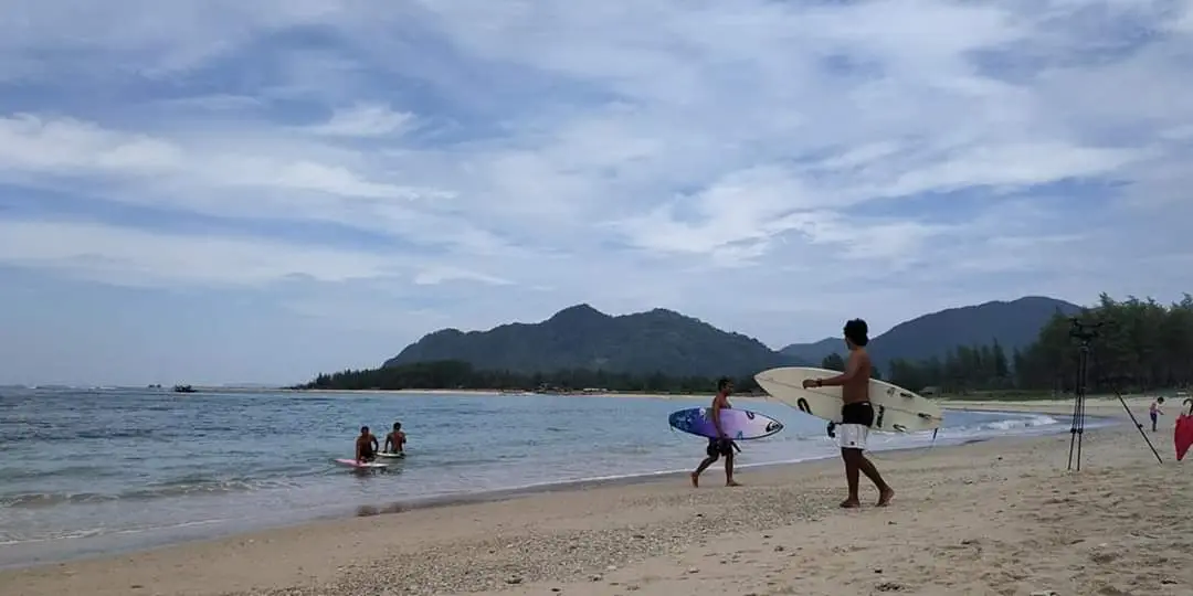 Menyambut Keindahan Pantai Lhoknga, Banda Aceh – Tiket Masuk & Rute