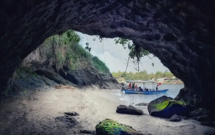 Pantai Karang Bolong Kebumen