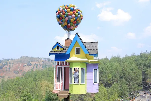 Rumah Terbang - Dago Dreampark
