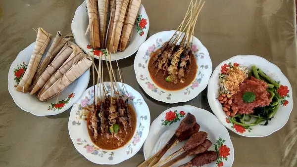 RUmah Makan Sate Bulayak Suranadi