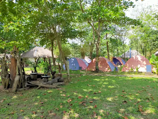 Berkemah di Pantai Tanjung Lesung