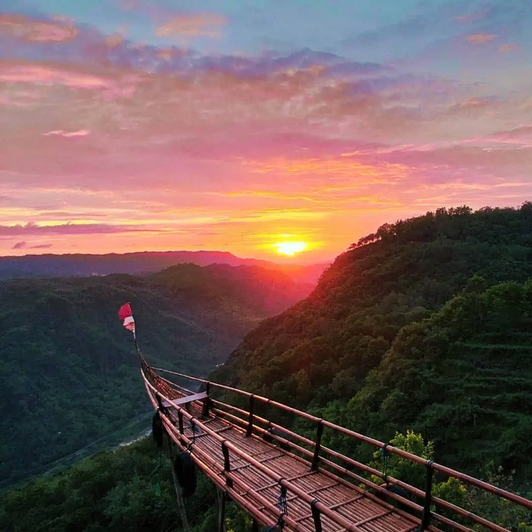 6 Wisata Negeri di Atas Awan Jogja: Spot Foto Paling Epik & Hits 2025