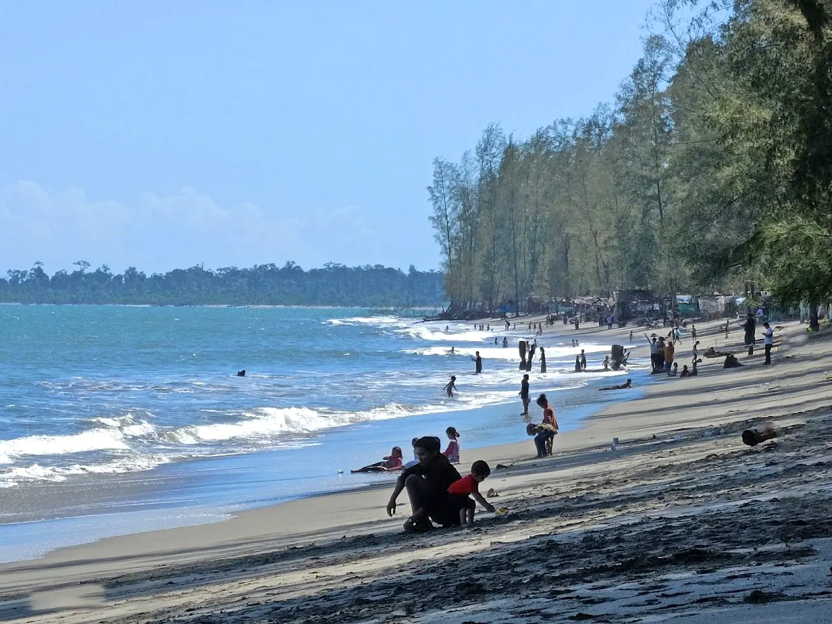 Pantai Cemara Indah
