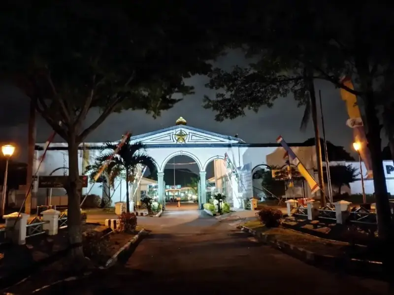 Wisata alam palembang - Benteng Kuto Besak