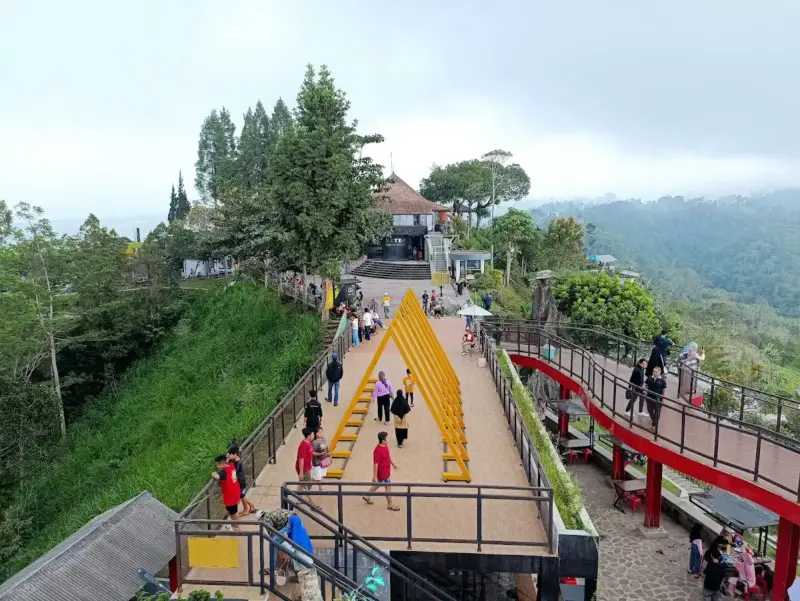 Jalan menuju Ketep Pass Magelang